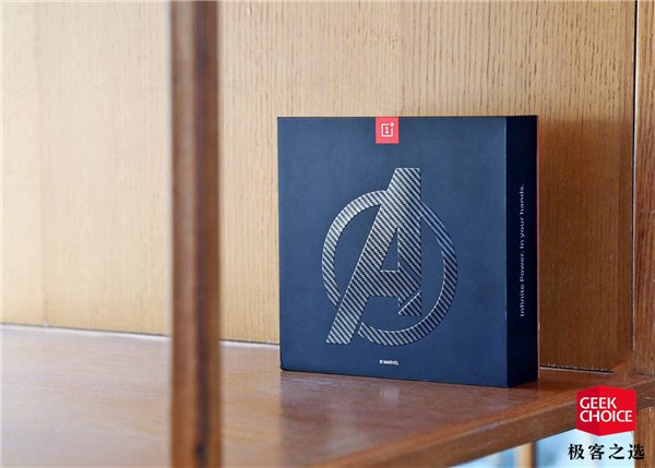 一加6復聯版開箱圖賞：隨處可見的復聯元素