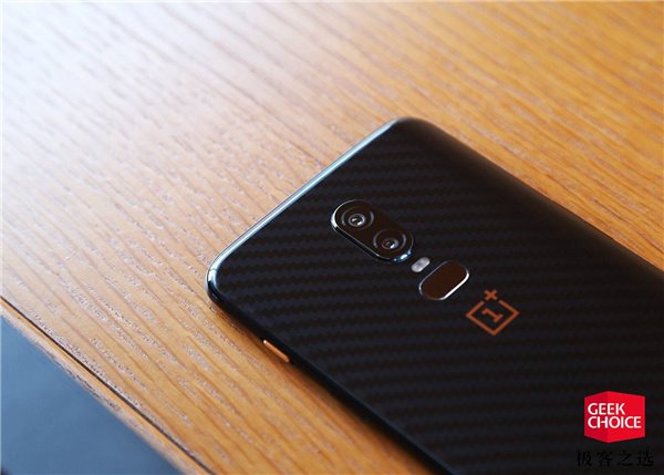 一加6復(fù)聯(lián)版開箱圖賞:隨處可見的復(fù)聯(lián)元素