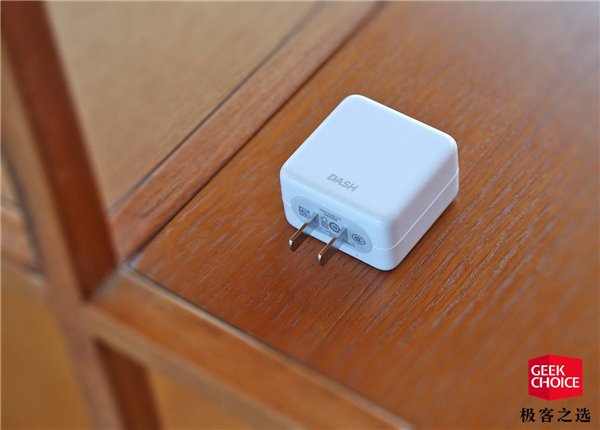 一加6復(fù)聯(lián)版開箱圖賞:隨處可見的復(fù)聯(lián)元素