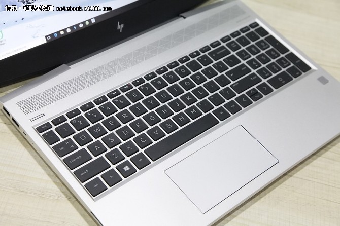 八代酷睿+專業(yè)顯卡 惠普戰(zhàn)99商務(wù)本評測