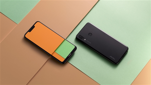 榮耀Play正式開售：4GB+64GB版本 售價1999元起