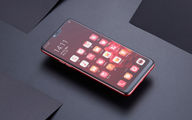 2000元全面屏手機(jī)怎么選 2018值得買2000左右的手機(jī)推薦