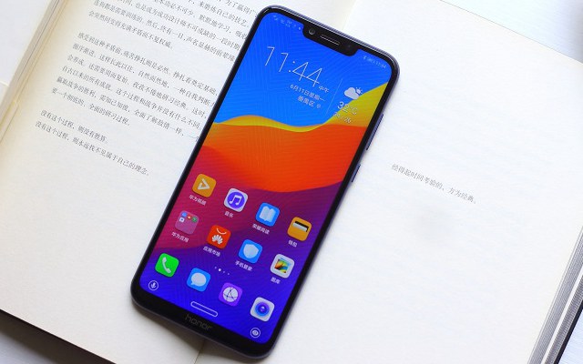 全面屏金屬機身手機有哪些 6款適合打游戲的金屬手機推薦