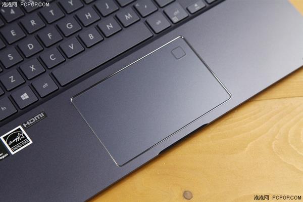 華碩暢370驍龍本上手:隨時連網 超長續航