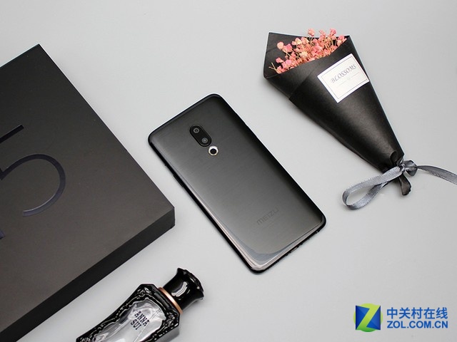 暑假出游拍照手機(jī)怎么選 我就看好這四款