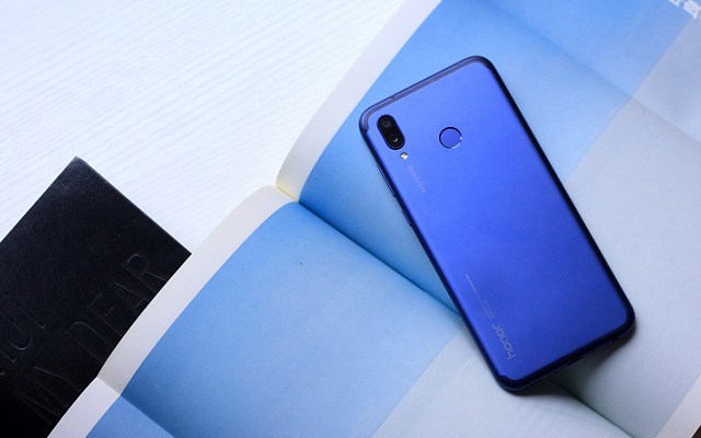 榮耀Play和榮耀9i哪個好?差價600榮耀Play對比9i區別