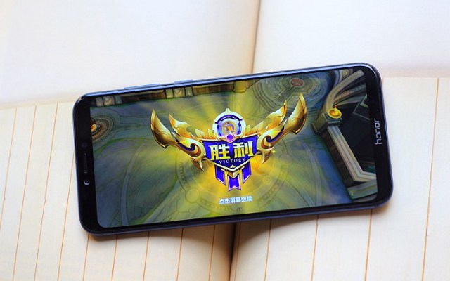 榮耀Play和榮耀9i哪個好?差價600榮耀Play對比9i區(qū)別