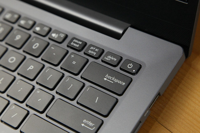 八代酷睿獨顯 華碩PU404商務本開箱圖賞