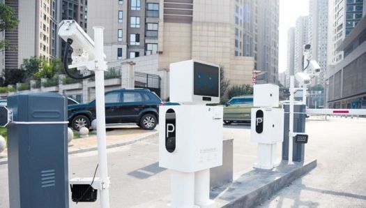 停車(chē)機(jī)器人上崗 實(shí)現(xiàn)停車(chē)場(chǎng)無(wú)人值守