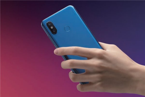 小米8透明探索版上手體驗：最酷的小米手機