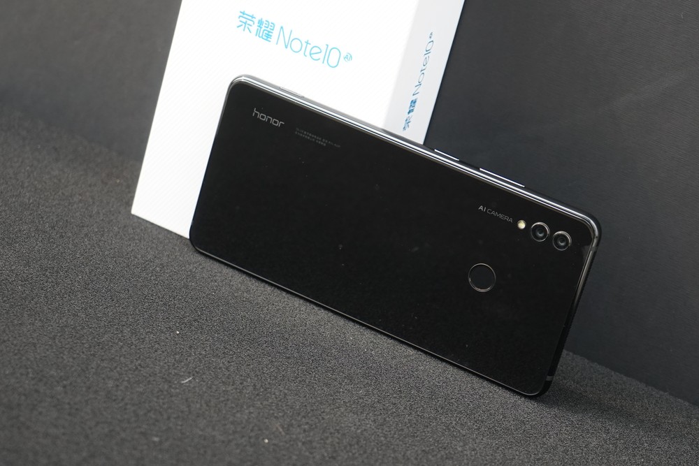 榮耀Note10幻夜黑開箱圖賞 不只是大屏(7/10)