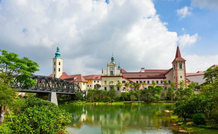 華為歐洲小鎮對外開放嗎 是不是封閉式的？