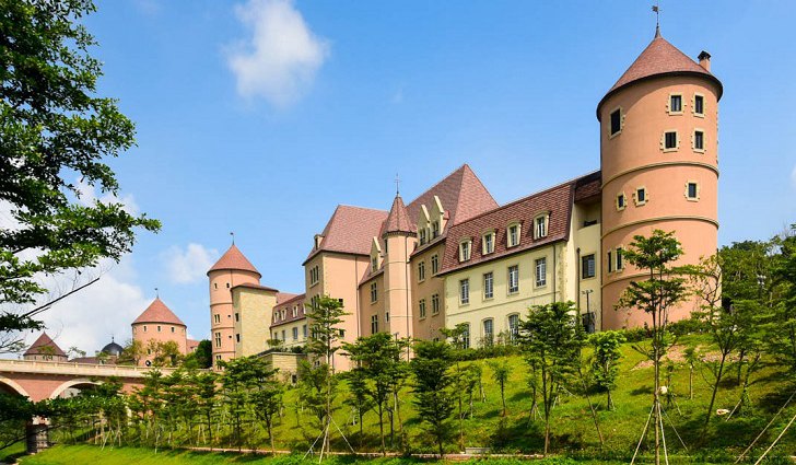 華為歐洲小鎮對外開放嗎 是不是封閉式的？