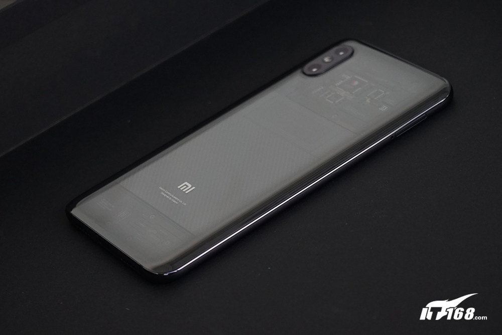 值得2個(gè)月等待 小米8透明探索版開箱圖賞(8/18)