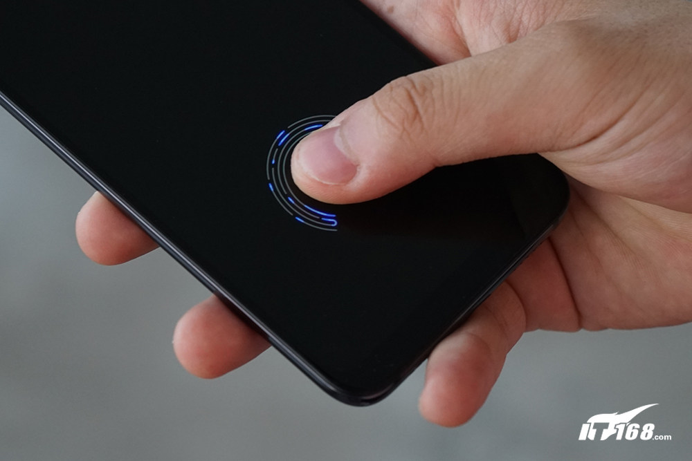 值得2個(gè)月等待 小米8透明探索版開(kāi)箱圖賞(16/18)