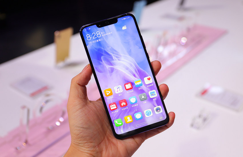 華為Nova3圖賞:主打顏值 支持GPU Turbo游戲極速技術