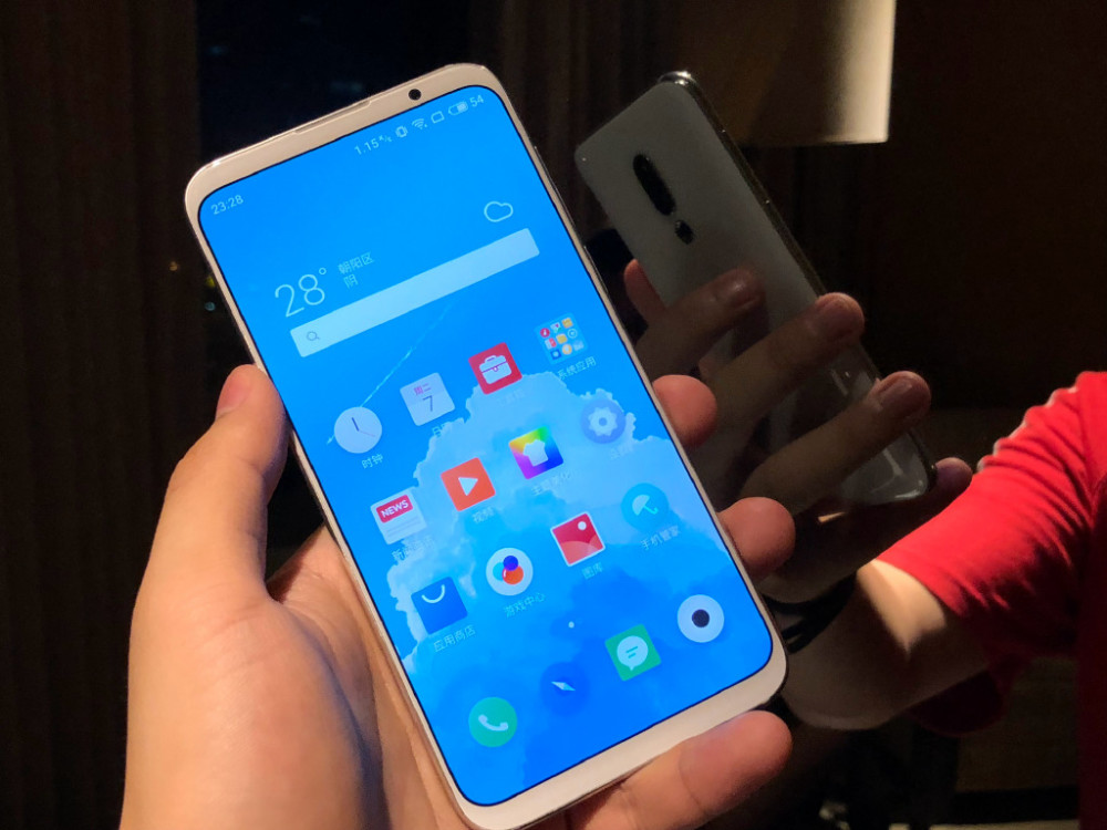 死磕魅族16！小米8悄悄開啟了“降價”活動 免費送小米手環(huán)2