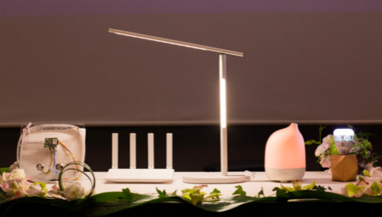 華為發(fā)布三款照明產(chǎn)品 方舟計劃加速布局智能家居市場