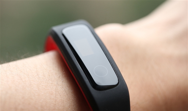 榮耀手環(huán)4 Running版圖賞：99元跑步神器，提供更多應(yīng)用場景