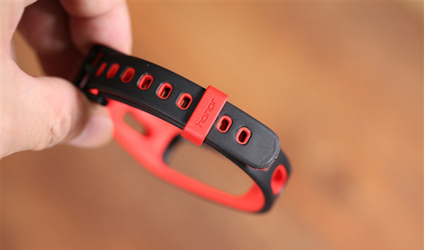 榮耀手環4 Running版圖賞:99元跑步神器