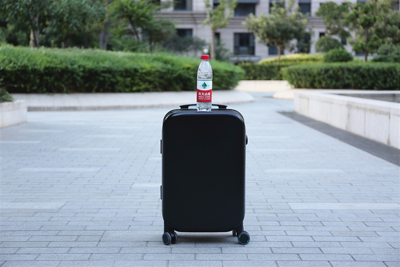 年輕人第一款安全旅行箱 小米90分智能解鎖旅行箱評測