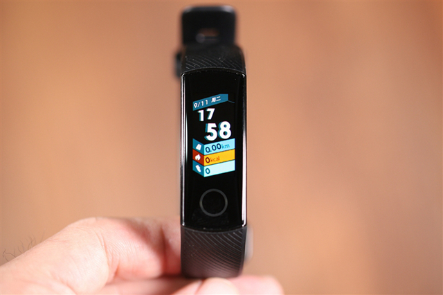 榮耀手環(huán)4評測 榮耀手環(huán)4值得買嗎？