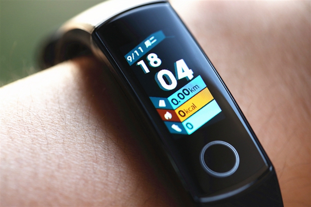 榮耀手環(huán)4評測 榮耀手環(huán)4值得買嗎？