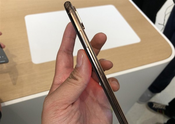 iPhone XS金色版真機(jī)圖賞 COP封裝劉海屏