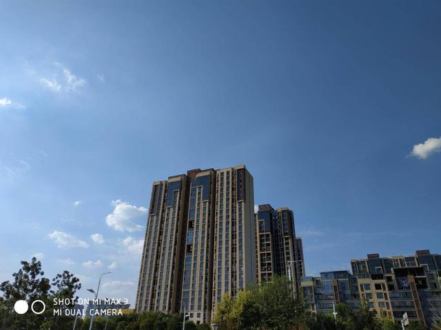 榮耀8X MAX和小米MAX3哪個好？小米max3對比8x max區別