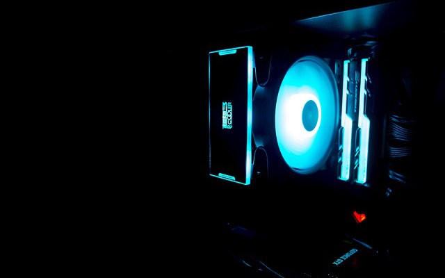 1.5萬(wàn)元i7-8086K搭RTX2080發(fā)燒電腦配置推薦 RGB信仰情懷加持