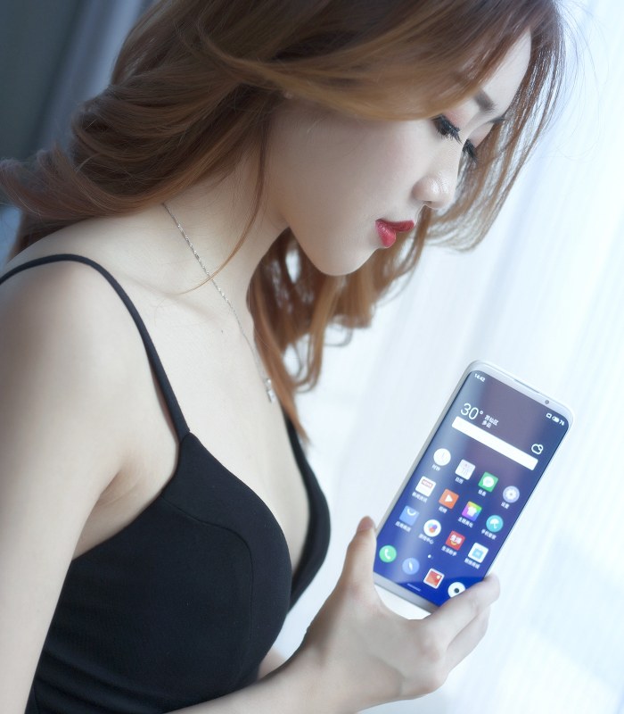 魅族16X汝窯白美女圖賞 手機真美人更美！(7/10)