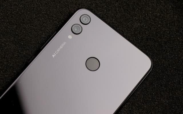 榮耀8X評(píng)測(cè) 重新定義千元機(jī)