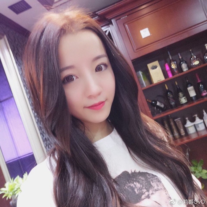 “莉哥”是誰?身價5000萬女主播被拘留:修養配不上財富