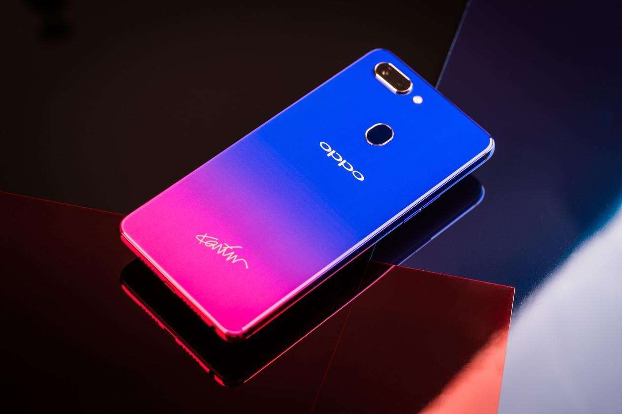 OPPO R15x上手體驗：屏幕指紋+3D漸變外觀 顏值橫掃中端機