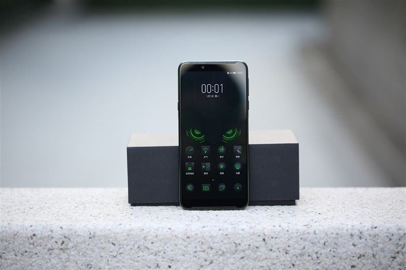 全球首款10GB內存手機!黑鯊游戲手機Helo首發評測:為手游而生