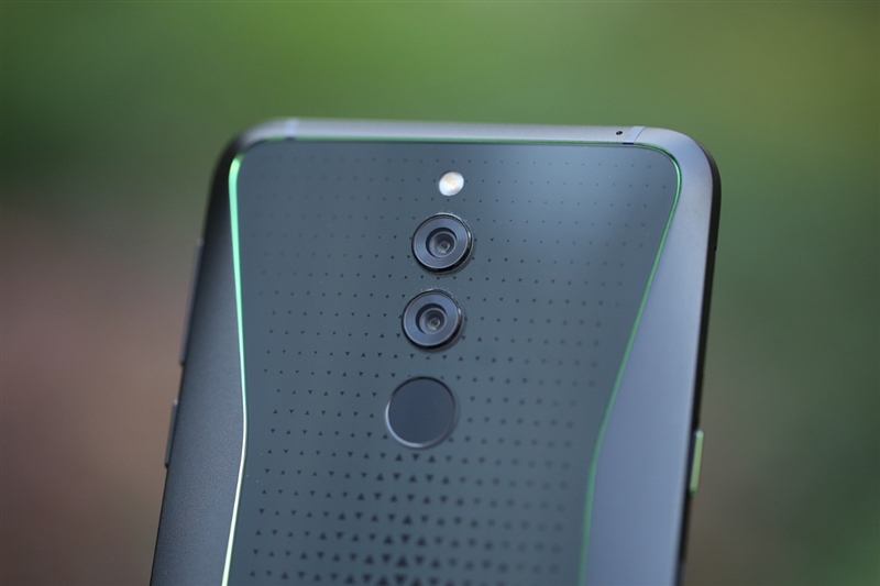 全球首款10GB內存手機!黑鯊游戲手機Helo首發評測:為手游而生