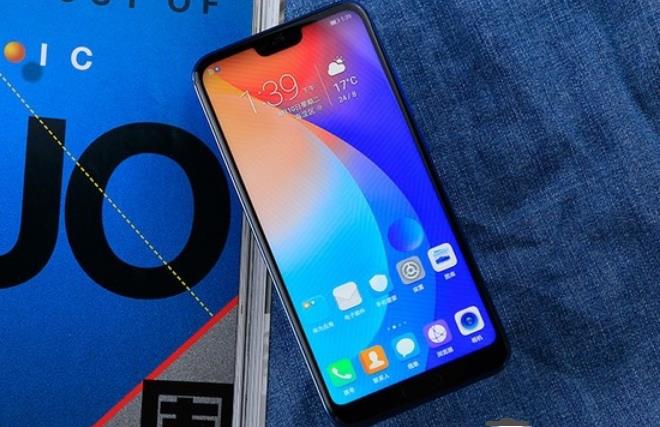 OPPO R15x和榮耀10外觀對比