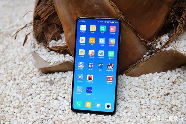小米MIX3真機上手圖賞：滑蓋式全面屏設(shè)計跟“懸浮列車”一樣？