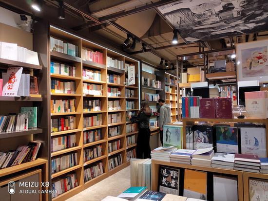 魅族X8室內拍照樣張