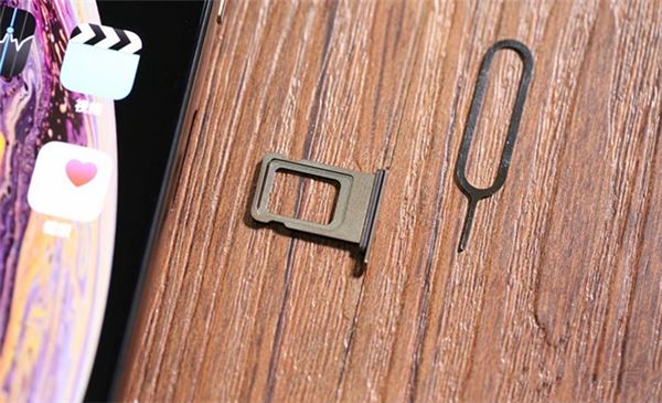 iphone XS max怎么裝卡/插卡?iphone XS max安裝SIM卡教程