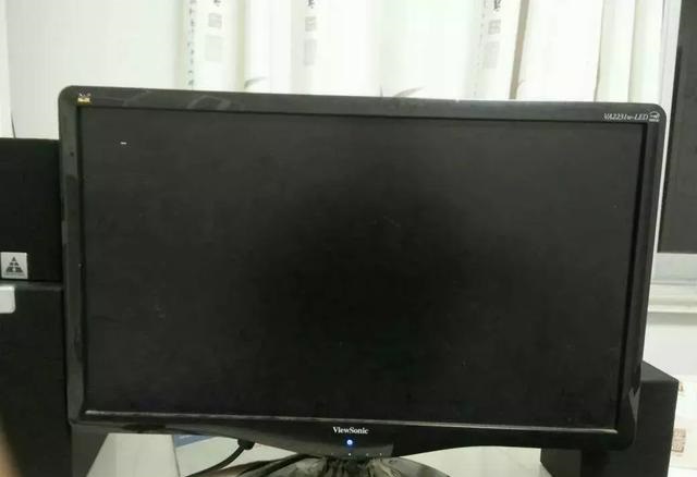 藍屏黑屏很常見 電腦綠屏、紅屏、白屏你見過嗎?