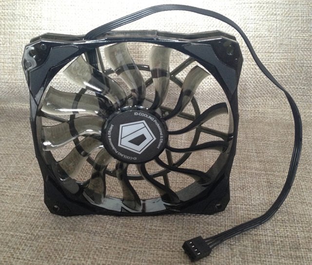 硬件知識(shí)科普：2針、3針、4針接口的散熱風(fēng)扇的區(qū)別是什么？