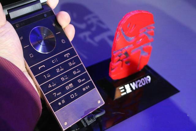 1萬多的蘋果手機太貴？三星W2019比最貴的iPhone還貴6000元