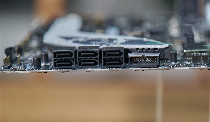 9代酷睿超頻式微!微星MPG Z390 GAMING PRO CARBON AC暗黑板主板評(píng)測(cè):內(nèi)存超頻時(shí)代到來(lái)