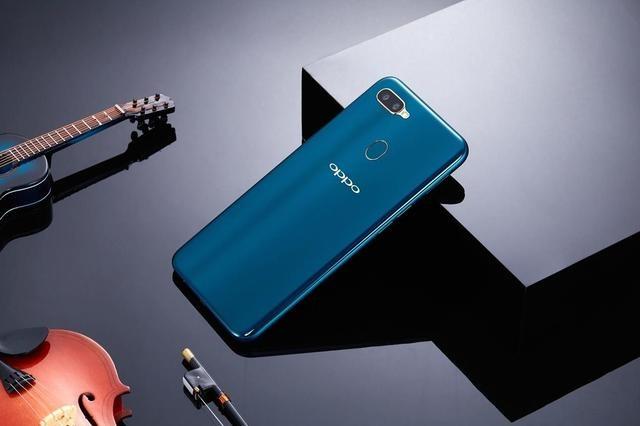 OPPO A7外觀賞析：OPPO又一款驚艷水滴屏之作