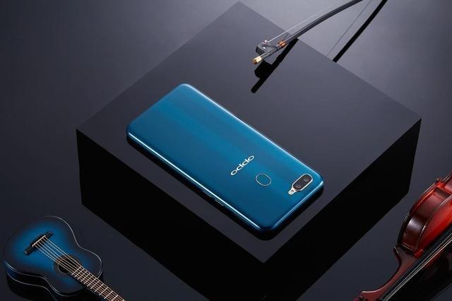 OPPO A7外觀賞析：OPPO又一款驚艷水滴屏之作