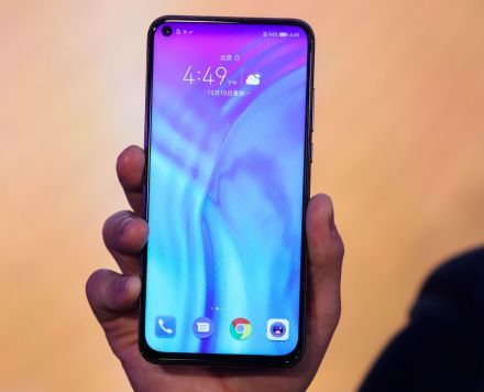 榮耀V20新機發(fā)布邀請函成視力檢測表 網友吐槽：眼都要瞅瞎了