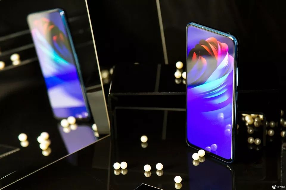 vivo NEX 雙屏版圖賞:既是實(shí)力派,也是「雙面派」