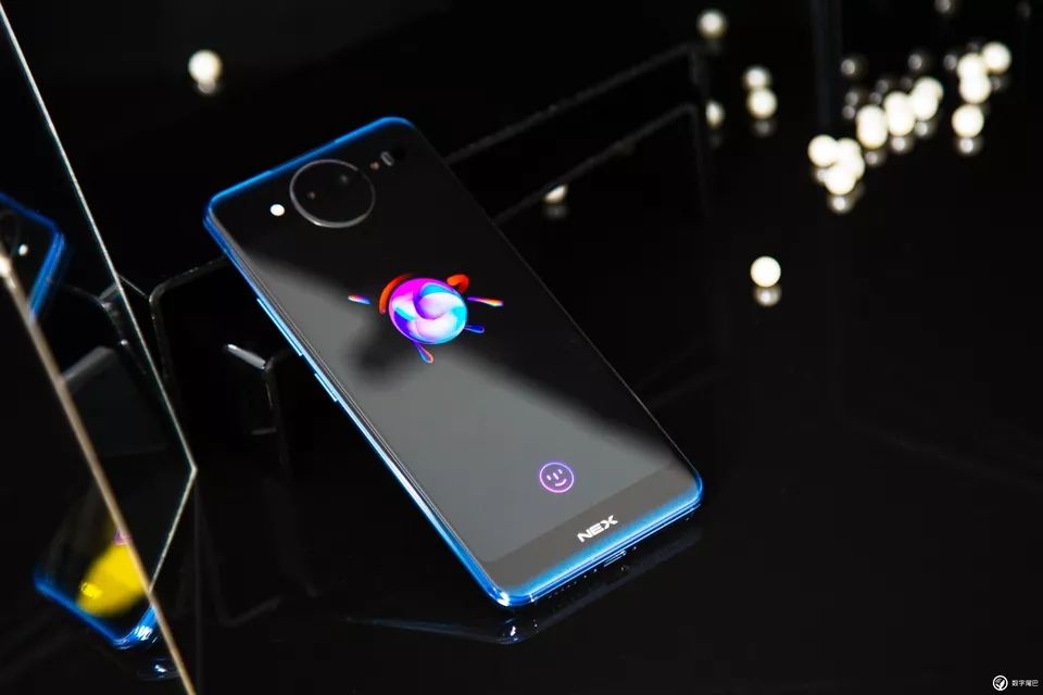 vivo NEX 雙屏版圖賞:既是實(shí)力派,也是「雙面派」