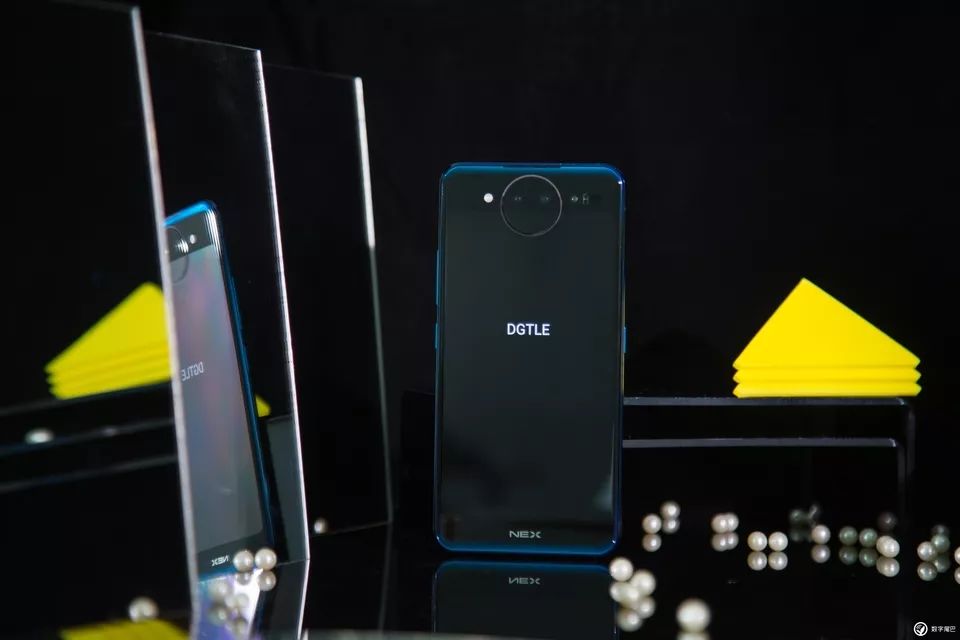 vivo NEX 雙屏版圖賞:既是實(shí)力派,也是「雙面派」